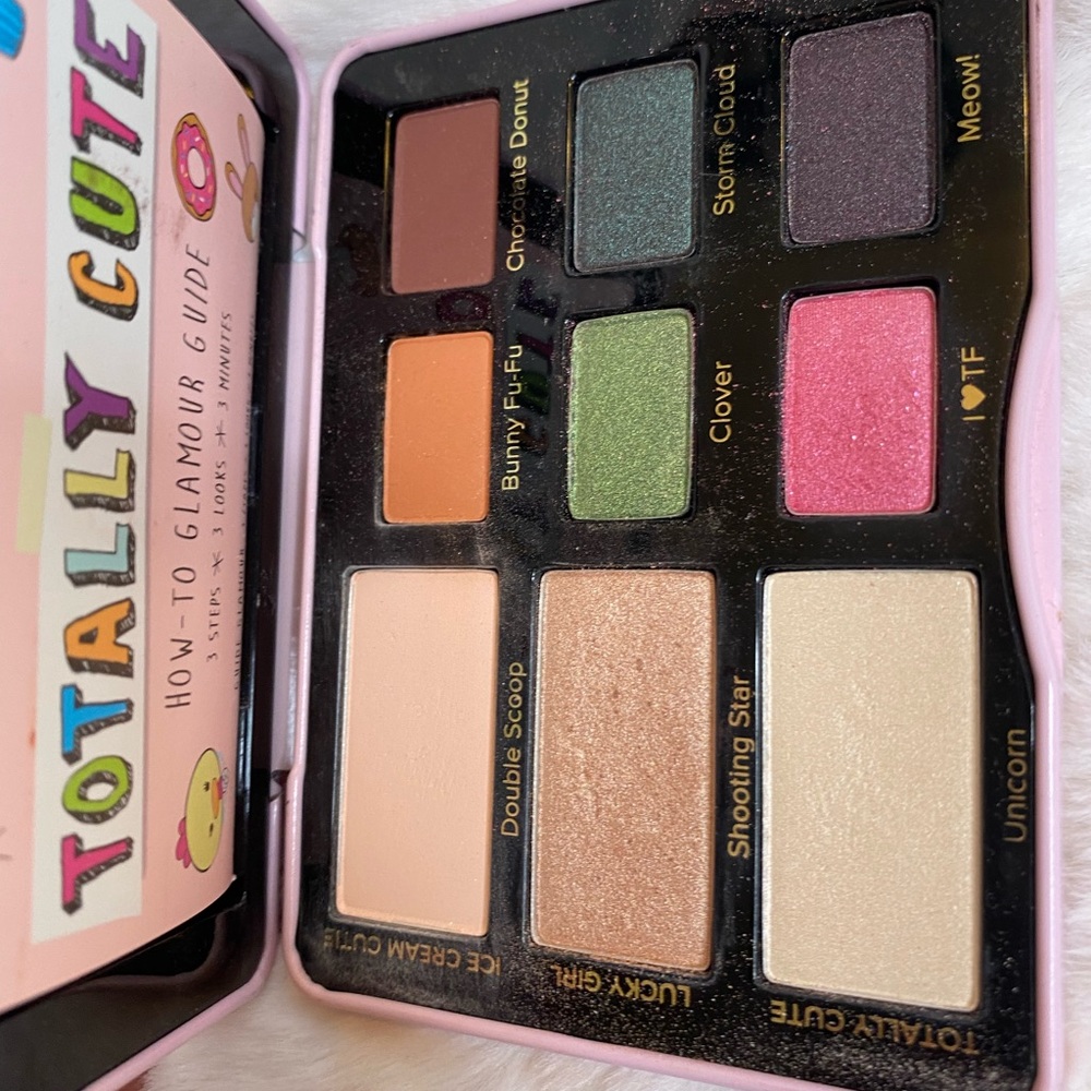 Too Faced Totally cute pallete